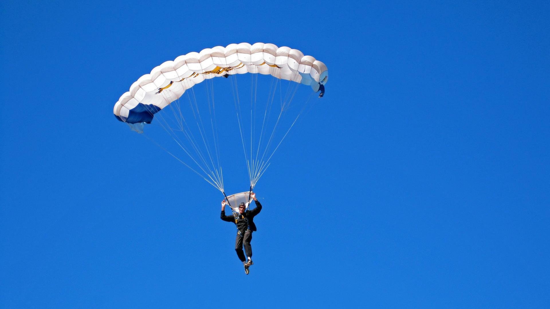“毕业季‘把操场跑一百圈’告别活动” 分数不重要意义更大